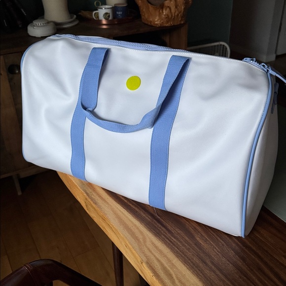 Drunk Elephant Trunk 9.0 duffel bag - Picture 4 of 11